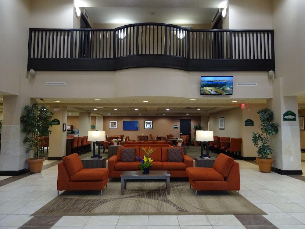Wingate By Wyndham Regina Hotel Exterior photo