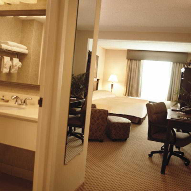 Wingate By Wyndham Regina Hotel Exterior photo